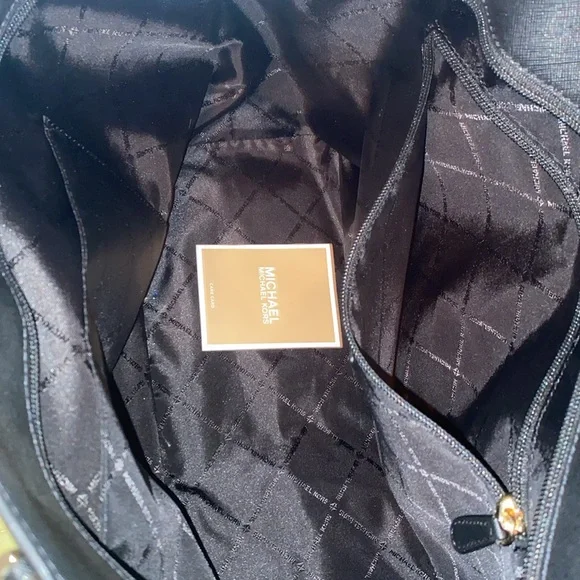 Micheal Kors medium travel bag - Picture 3 of 7